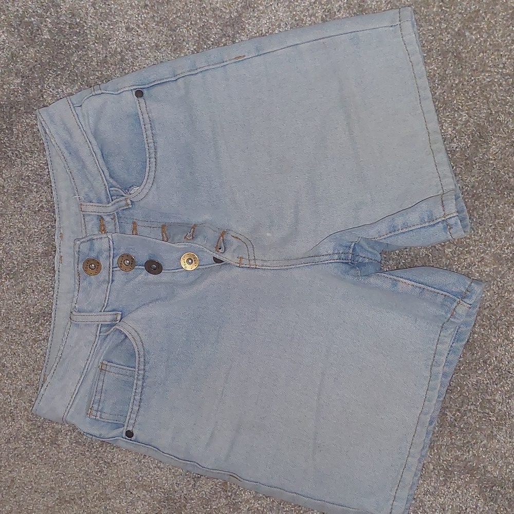 Jean shorts blue from shein. Size small. Worn a couple of times. No tears.